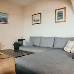 Bella Vista In Der Obersten Etage By Interhome