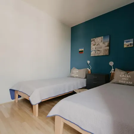 Apartment Bella Vista In Der Obersten Etage By Interhome