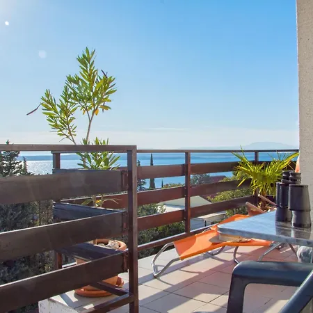 Bella Vista In Der Obersten Etage By Interhome Apartment Dramalj