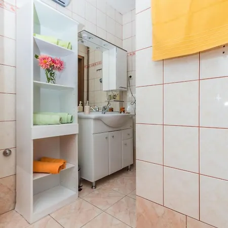 Bella Vista In Der Obersten Etage By Interhome * Dramalj