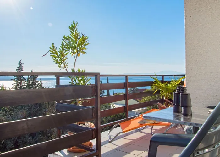 Bella Vista In Der Obersten Etage By Interhome Apartman Dramalj