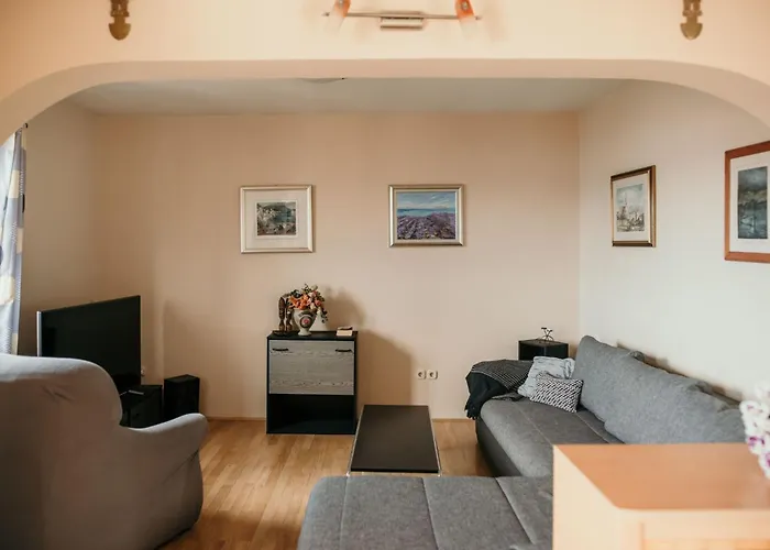 Apartment Bella Vista In Der Obersten Etage By Interhome Dramalj