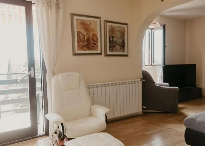 Bella Vista In Der Obersten Etage By Interhome Dramalj