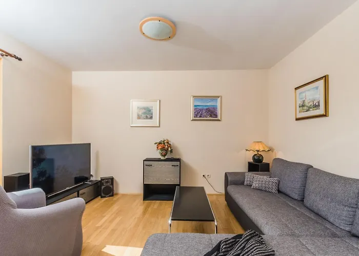 Bella Vista In Der Obersten Etage By Interhome *