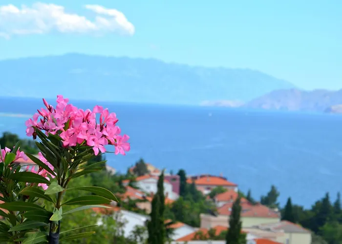 Appartement Bella Vista In Der Obersten Etage By Interhome Dramalj