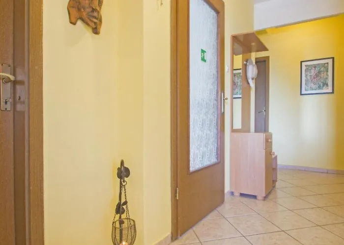 Bella Vista In Der Obersten Etage By Interhome Appartement Dramalj